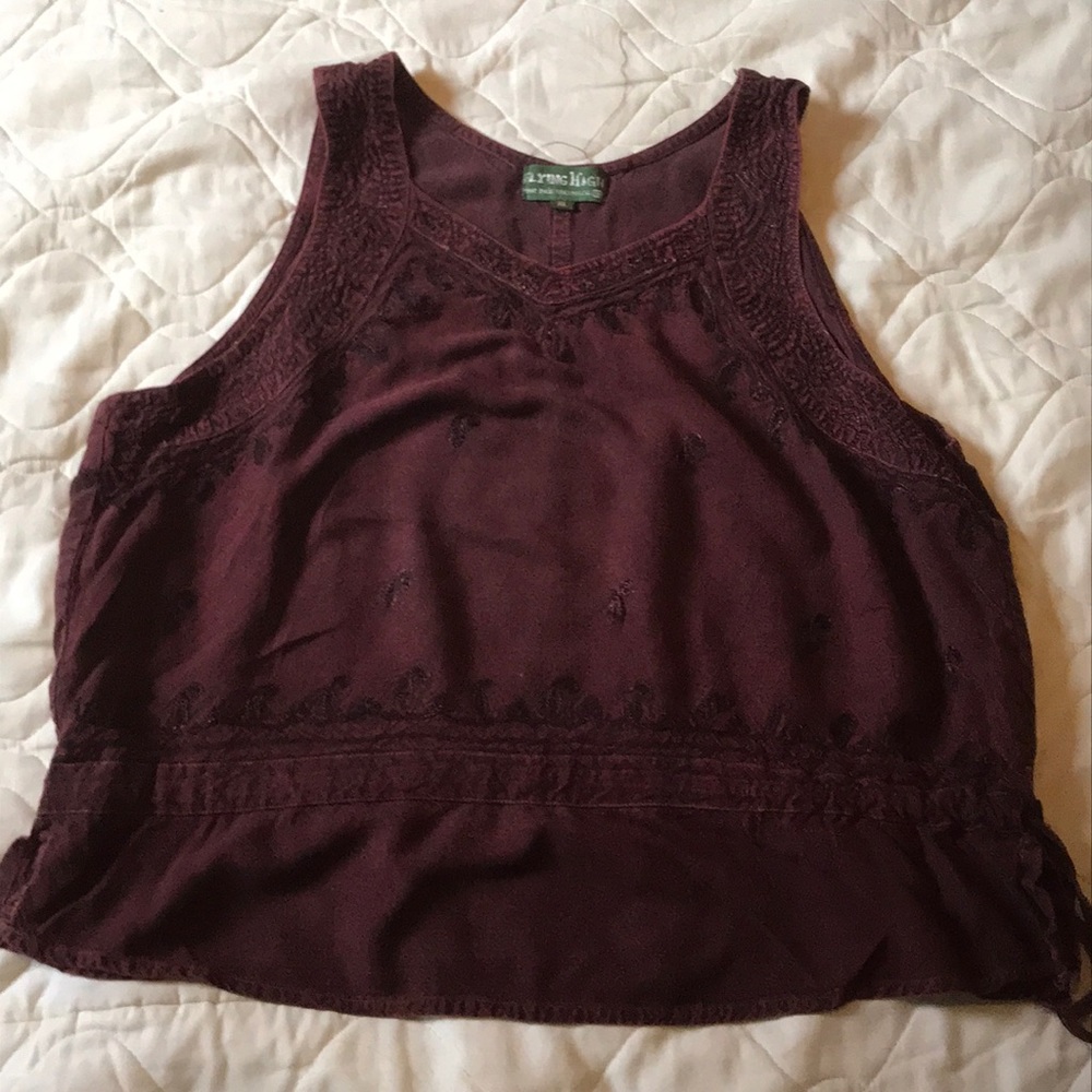 Flying high maroon tank size XL